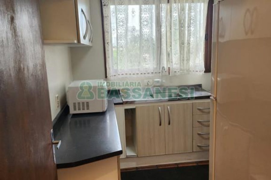 Apartamento com 74m², 2 dormitórios, 1 vaga, no bairro Madureira em Caxias do Sul para Comprar