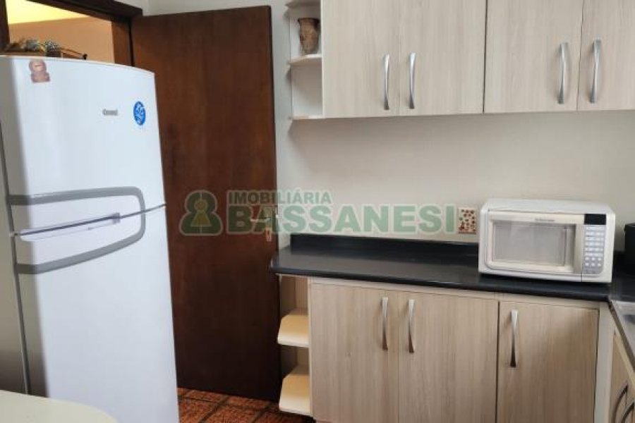 Apartamento com 74m², 2 dormitórios, 1 vaga, no bairro Madureira em Caxias do Sul para Comprar