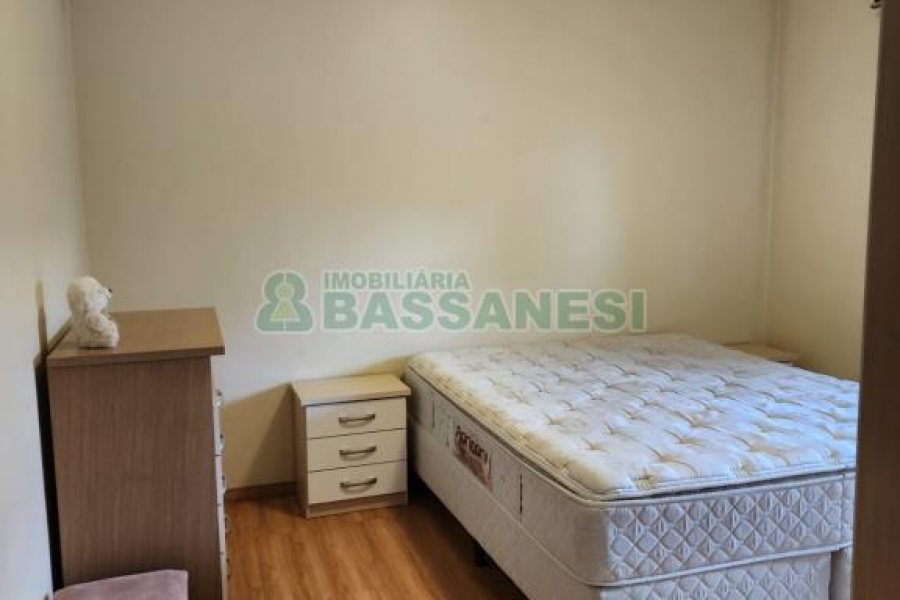 Apartamento com 74m², 2 dormitórios, 1 vaga, no bairro Madureira em Caxias do Sul para Comprar