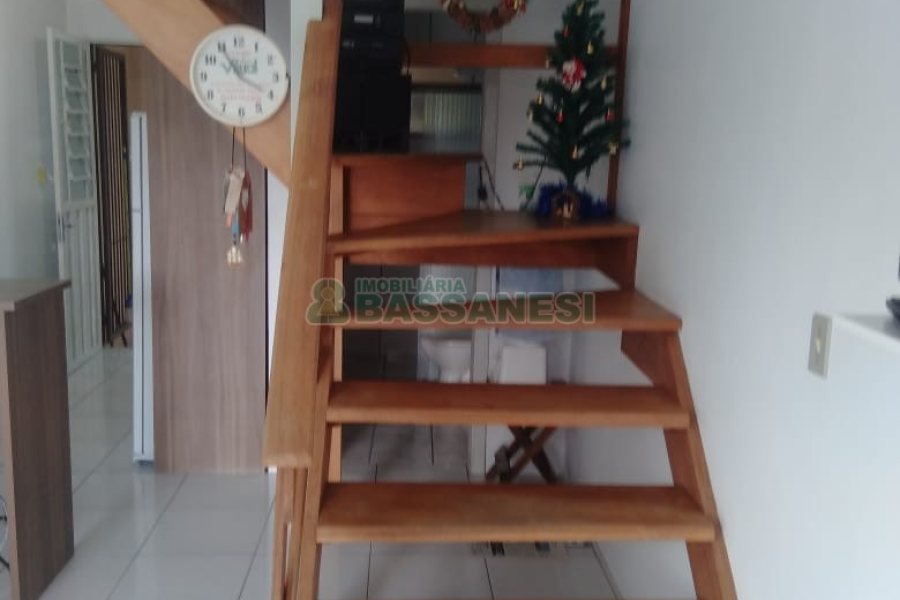 Sobrado com 73m², no bairro Salgado Filho em Caxias do Sul para Comprar