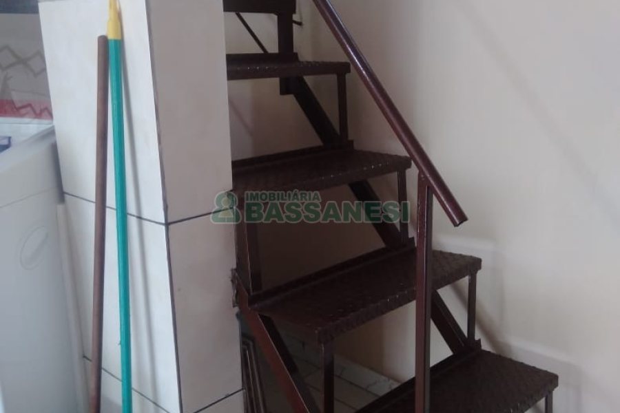 Sobrado com 73m², no bairro Salgado Filho em Caxias do Sul para Comprar