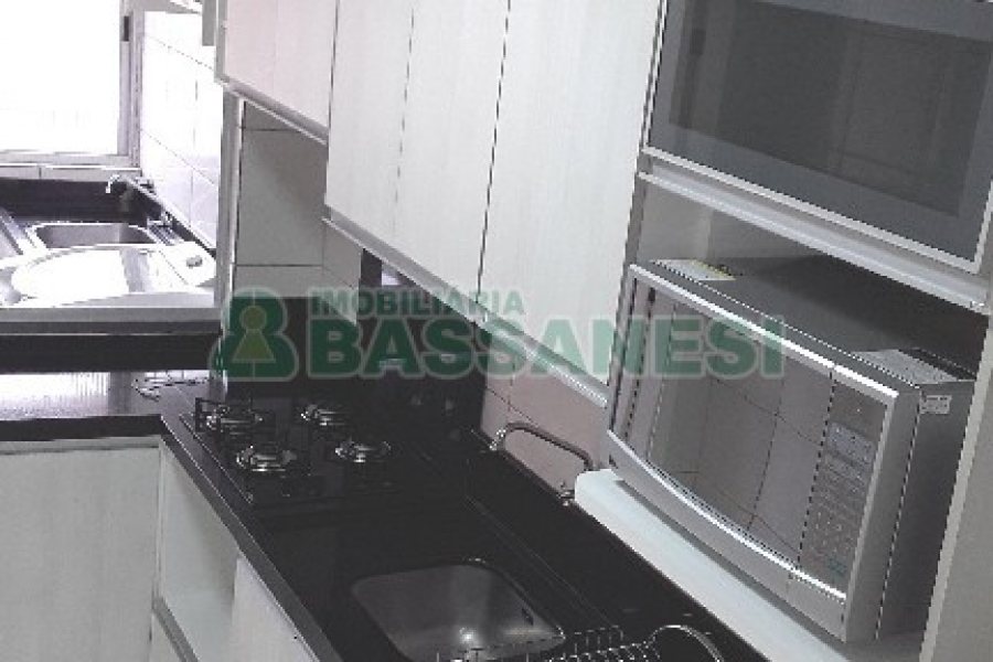 Apto Mobiliado com 74m², 2 dormitórios, 1 vaga, no bairro Sagrada Família em Caxias do Sul para Comprar