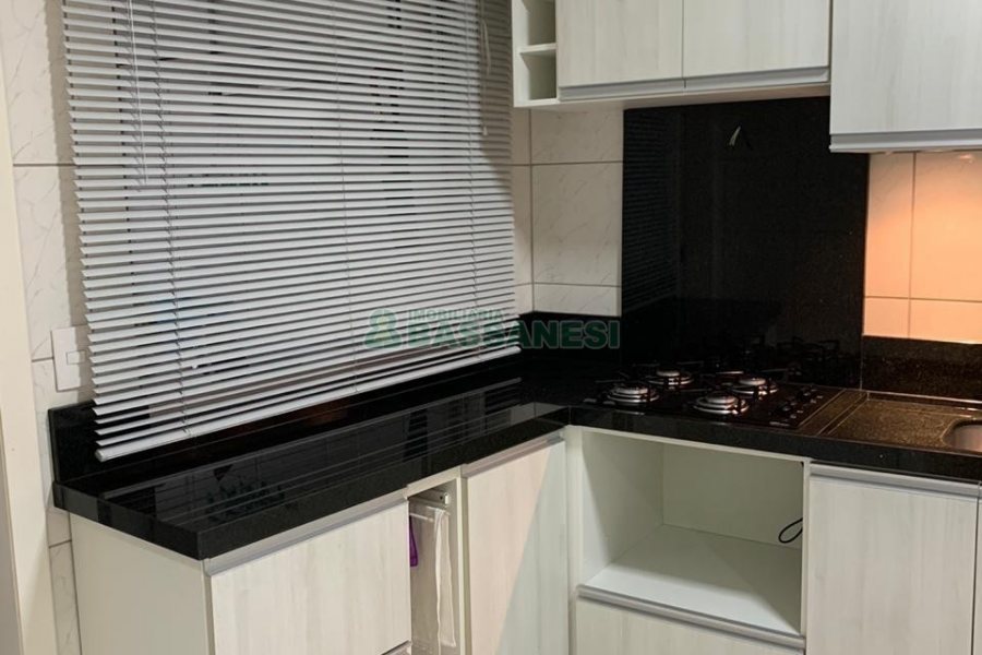 Apto Mobiliado com 74m², 2 dormitórios, 1 vaga, no bairro Sagrada Família em Caxias do Sul para Comprar