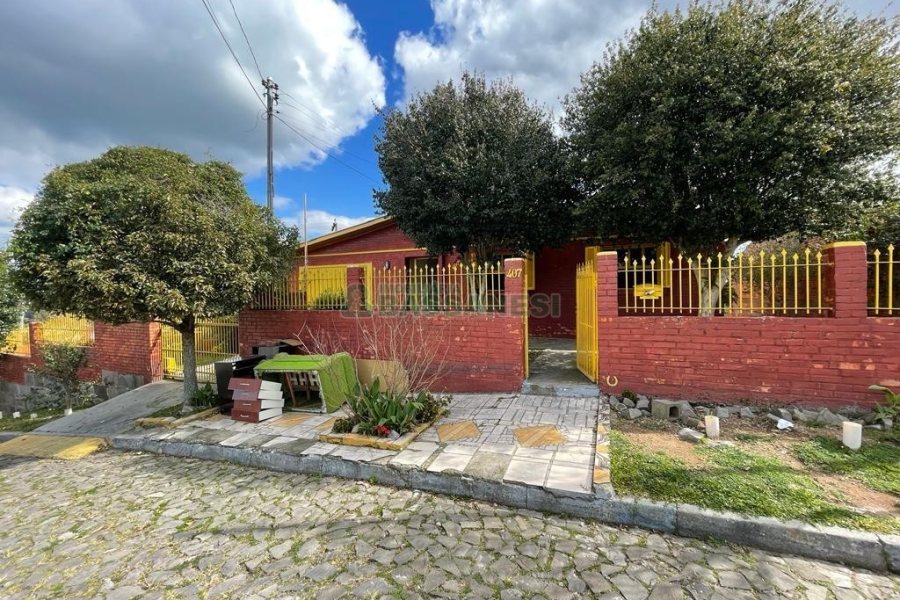 Casa com 108m², 3 dormitórios, 1 vaga, no bairro Santa Corona em Caxias do Sul para Comprar