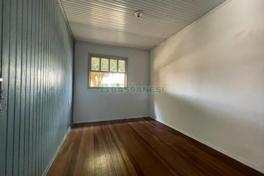 Casa com 108m², 3 dormitórios, 1 vaga, no bairro Santa Corona em Caxias do Sul para Comprar