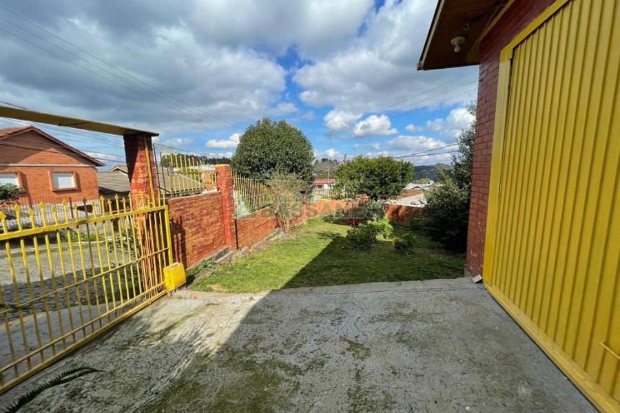 Casa com 108m², 3 dormitórios, 1 vaga, no bairro Santa Corona em Caxias do Sul para Comprar