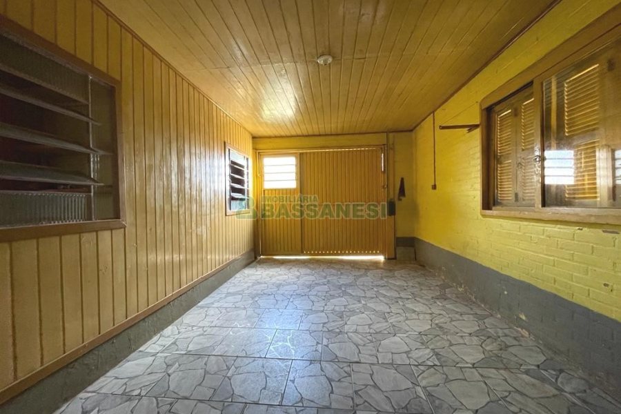 Casa com 108m², 3 dormitórios, 1 vaga, no bairro Santa Corona em Caxias do Sul para Comprar