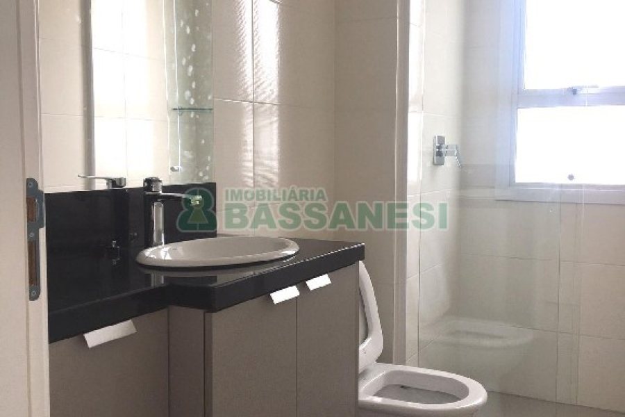 Apartamento com 82m², 2 dormitórios, 2 vagas, no bairro Desvio Rizzo em Caxias do Sul para Comprar