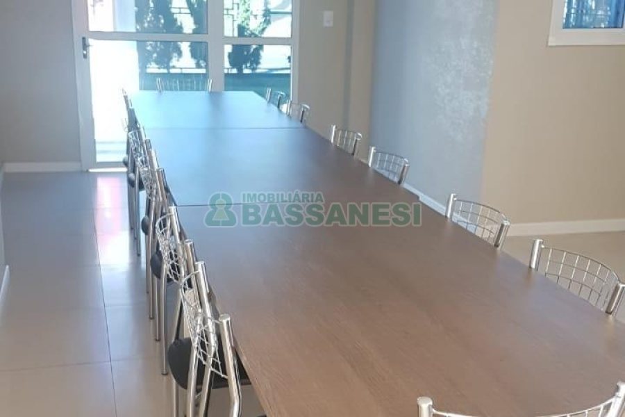 Apartamento com 82m², 2 dormitórios, 2 vagas, no bairro Desvio Rizzo em Caxias do Sul para Comprar