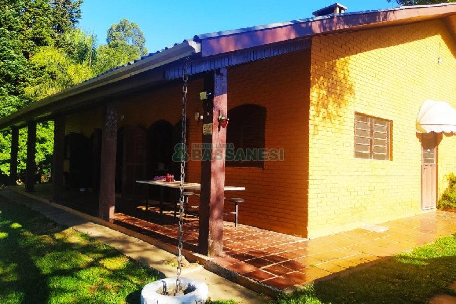 Pavilhão com 5220m², no bairro Ana Rech em Caxias do Sul para Comprar