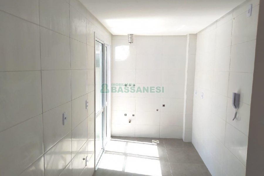 Apartamento com 85m², 2 dormitórios, 1 vaga, no bairro Salgado Filho em Caxias do Sul para Comprar