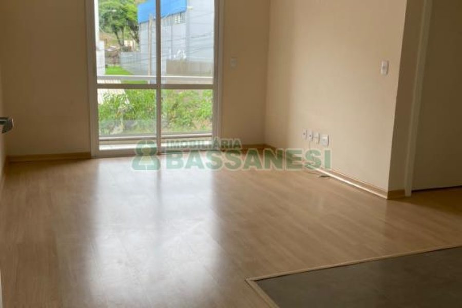 Apartamento com 71m², 2 dormitórios, 1 vaga, no bairro Salgado Filho em Caxias do Sul para Comprar