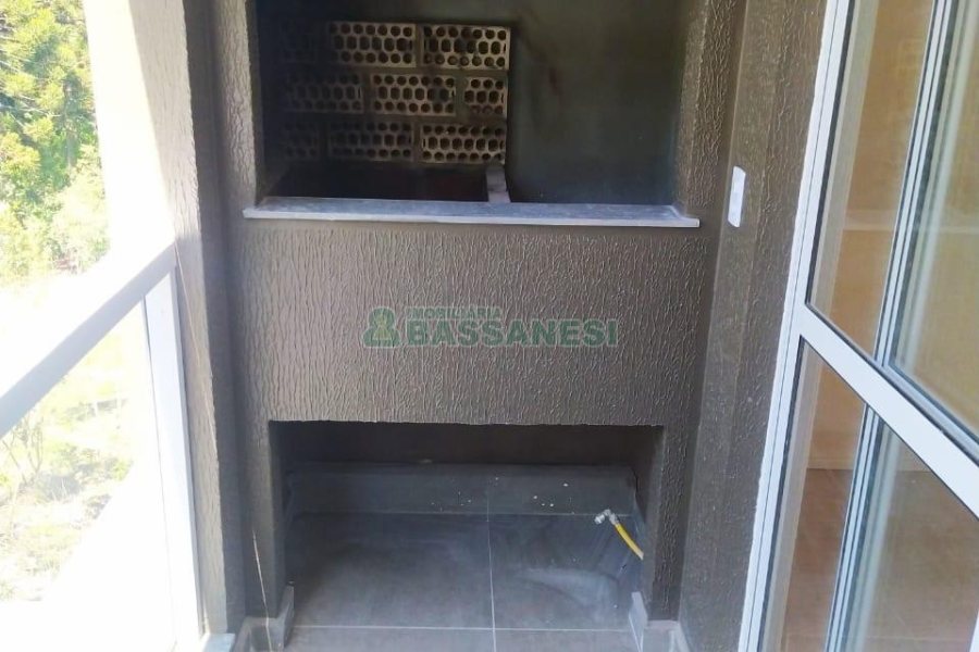 Apartamento com 80m², 2 dormitórios, 1 vaga, no bairro Salgado Filho em Caxias do Sul para Alugar