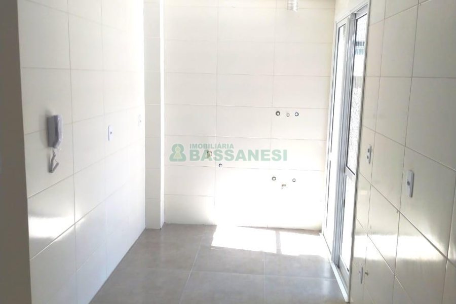 Apartamento com 80m², 2 dormitórios, 1 vaga, no bairro Salgado Filho em Caxias do Sul para Alugar