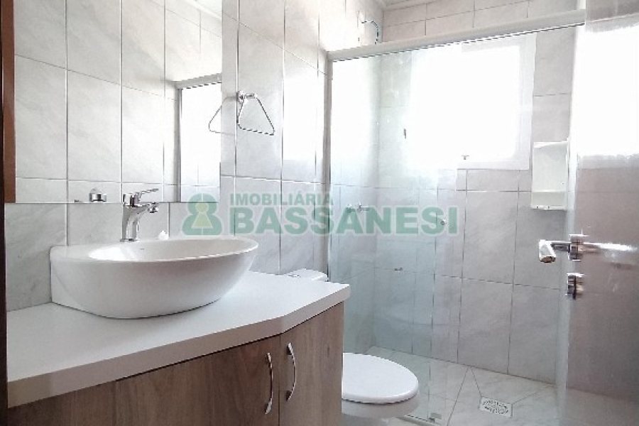 Apartamento com 130m², 2 dormitórios, 2 vagas, no bairro Rio Branco em Caxias do Sul para Alugar