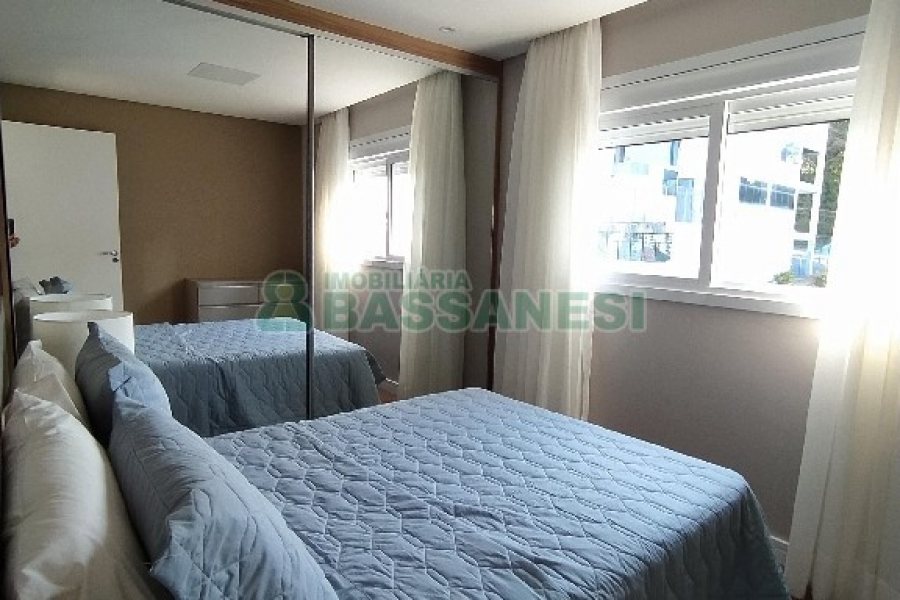 Apto Mobiliado com 41m², 1 dormitório, 1 vaga, no bairro Lourdes em Caxias do Sul para Alugar
