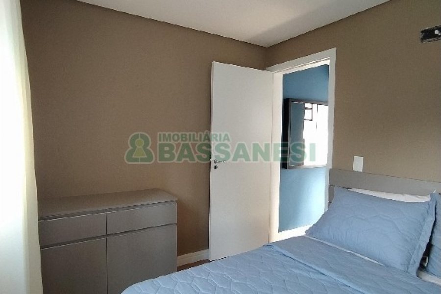 Apto Mobiliado com 41m², 1 dormitório, 1 vaga, no bairro Lourdes em Caxias do Sul para Alugar