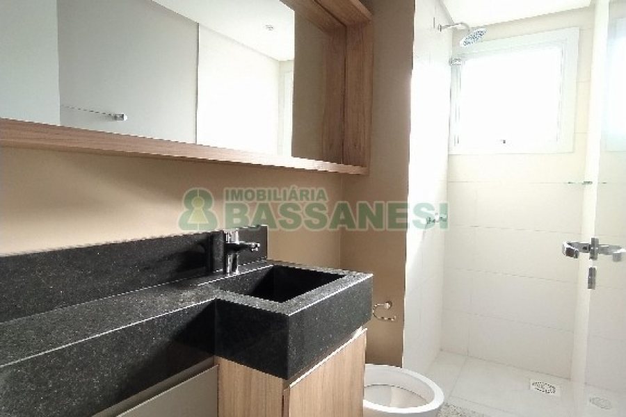 Apto Mobiliado com 41m², 1 dormitório, 1 vaga, no bairro Lourdes em Caxias do Sul para Alugar