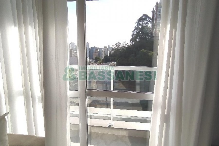 Apto Mobiliado com 41m², 1 dormitório, 1 vaga, no bairro Lourdes em Caxias do Sul para Alugar