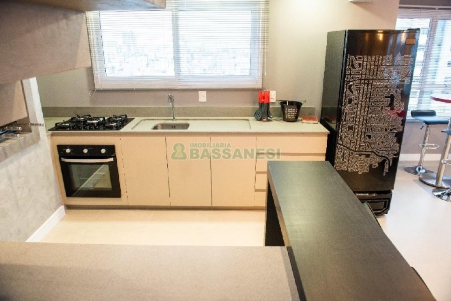 Apto Mobiliado com 41m², 1 dormitório, 1 vaga, no bairro Lourdes em Caxias do Sul para Alugar