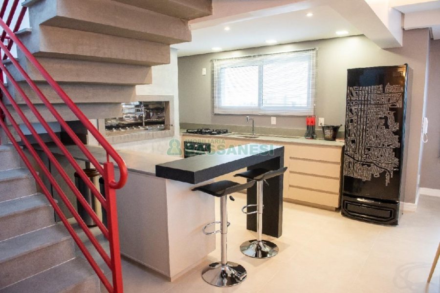 Apto Mobiliado com 41m², 1 dormitório, 1 vaga, no bairro Lourdes em Caxias do Sul para Alugar