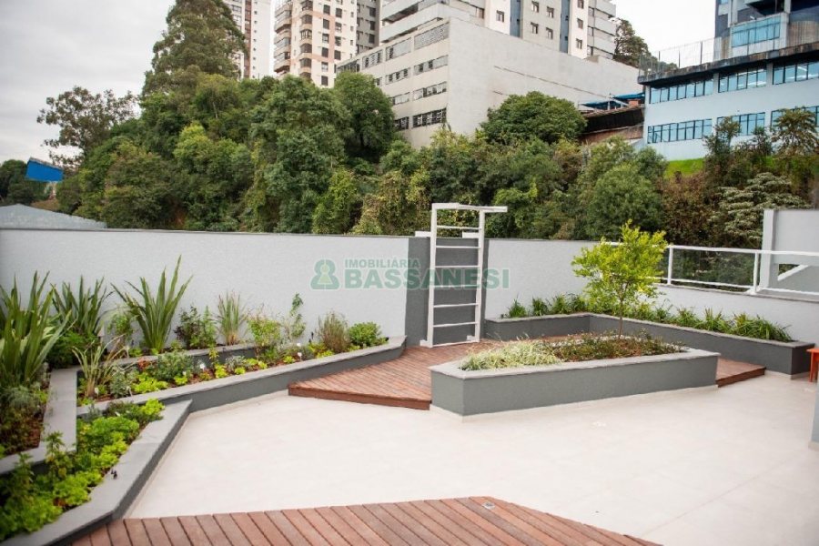 Apto Mobiliado com 41m², 1 dormitório, 1 vaga, no bairro Lourdes em Caxias do Sul para Alugar