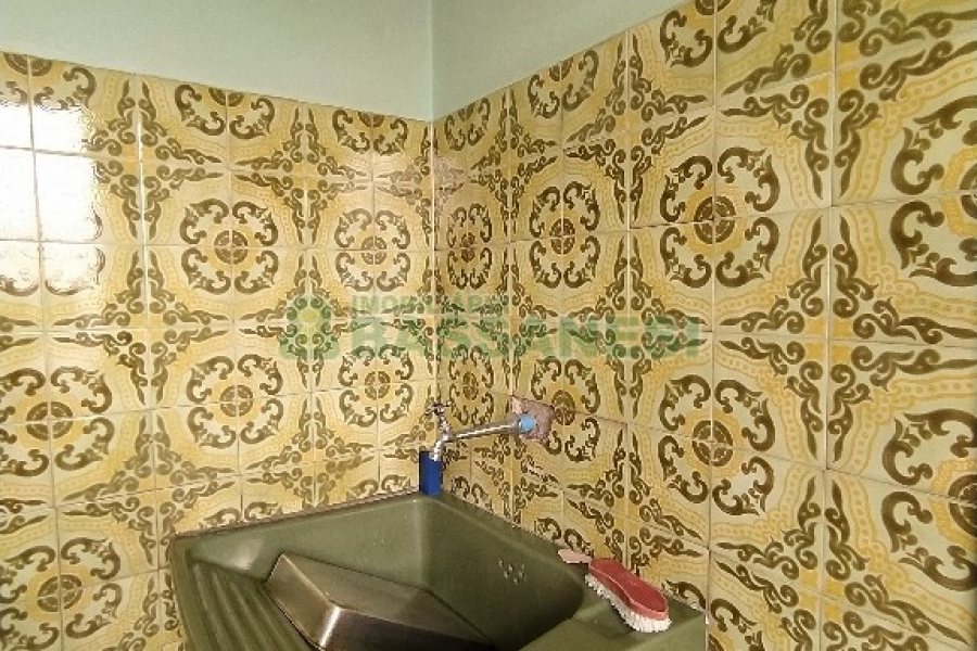 Casa Mobiliada com 130m², 3 dormitórios, 2 vagas, no bairro Panazzolo em Caxias do Sul para Comprar