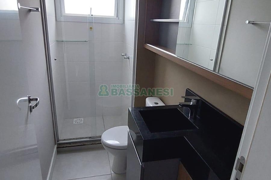 Apto Mobiliado com 57m², 2 dormitórios, 2 vagas, no bairro Lourdes em Caxias do Sul para Alugar