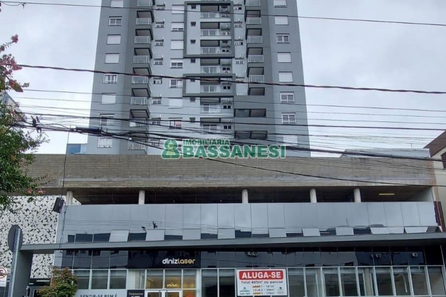 Apto Mobiliado com 57m², 2 dormitórios, 2 vagas, no bairro Lourdes em Caxias do Sul para Alugar