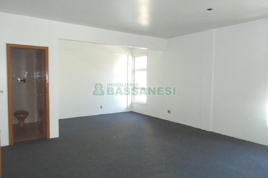 Sala com 43m², no bairro Centro em Caxias do Sul para Alugar