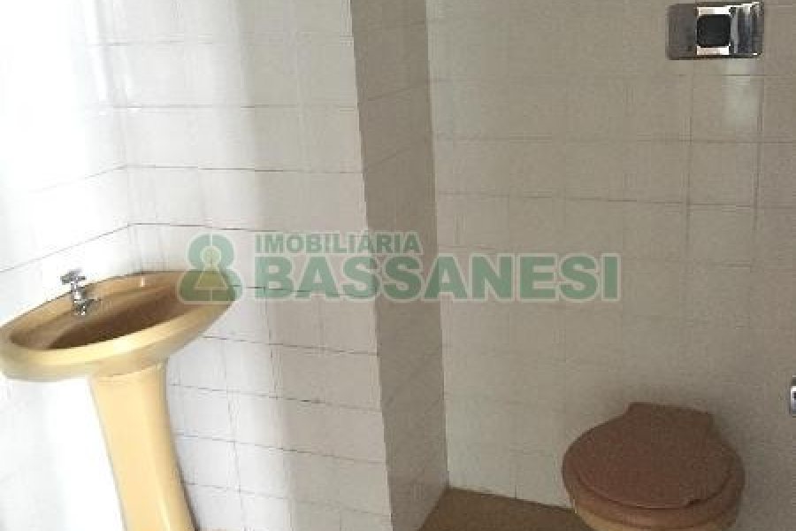 Sala com 43m², no bairro Centro em Caxias do Sul para Alugar