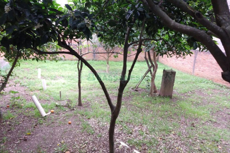 Casa com 80m², 5 dormitórios, 2 vagas, no bairro Universitário em Caxias do Sul para Comprar