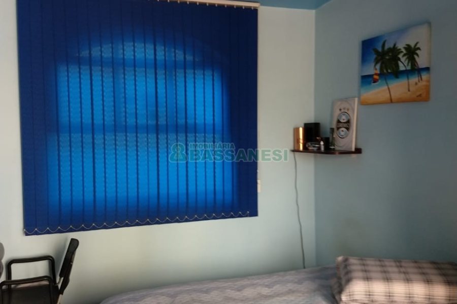 Casa com 239m², 3 dormitórios, 2 vagas, no bairro Rio Branco em Caxias do Sul para Comprar