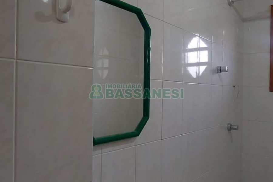 Loja com 58m², no bairro Madureira em Caxias do Sul para Alugar