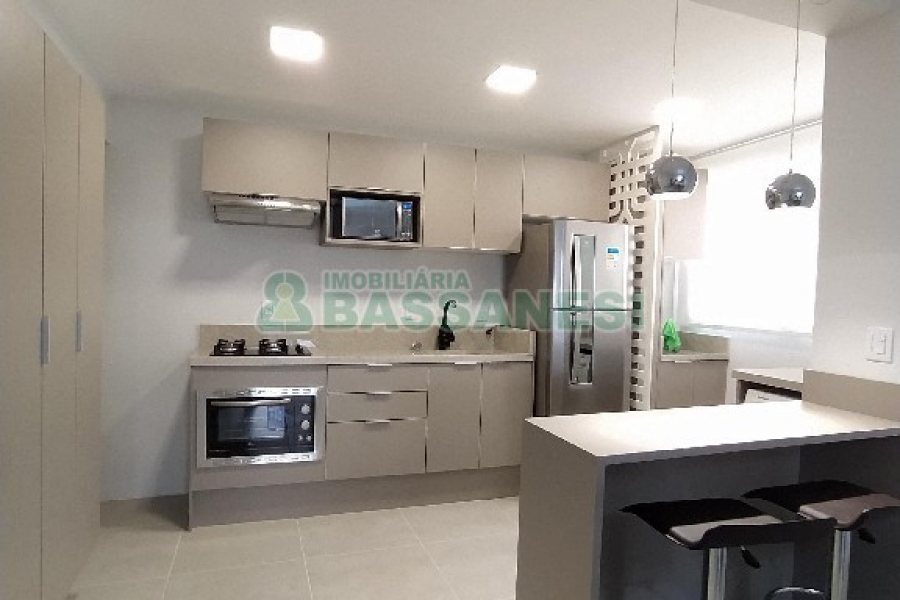 Apto Mobiliado com 71m², 2 dormitórios, 2 vagas, no bairro Rio Branco em Caxias do Sul para Comprar