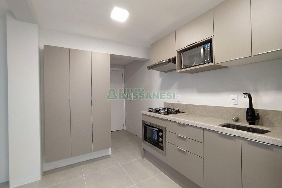 Apto Mobiliado com 71m², 2 dormitórios, 2 vagas, no bairro Rio Branco em Caxias do Sul para Comprar