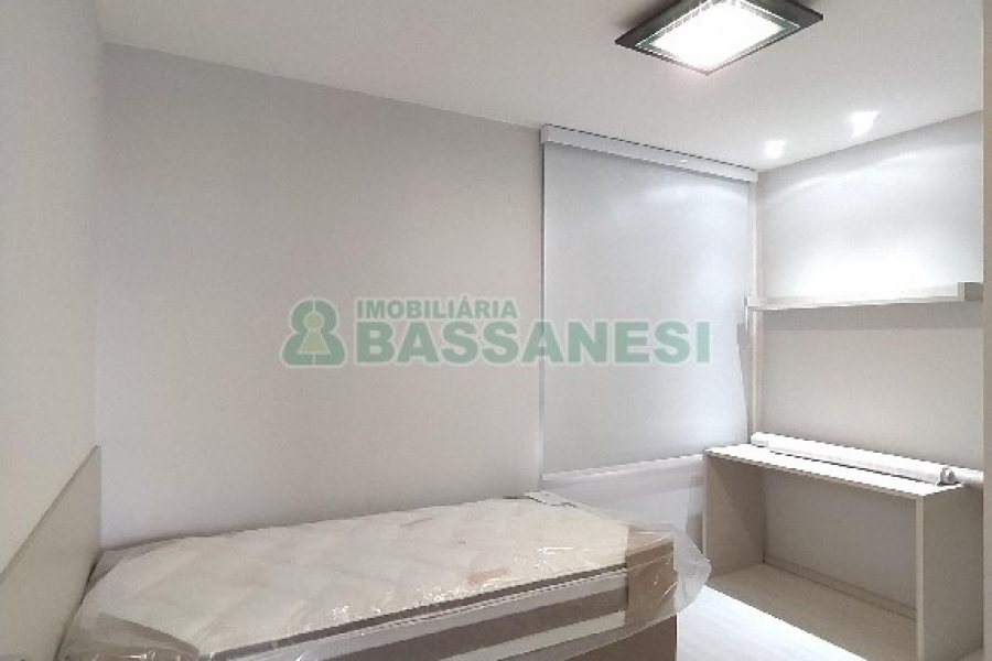 Apto Mobiliado com 71m², 2 dormitórios, 2 vagas, no bairro Rio Branco em Caxias do Sul para Comprar
