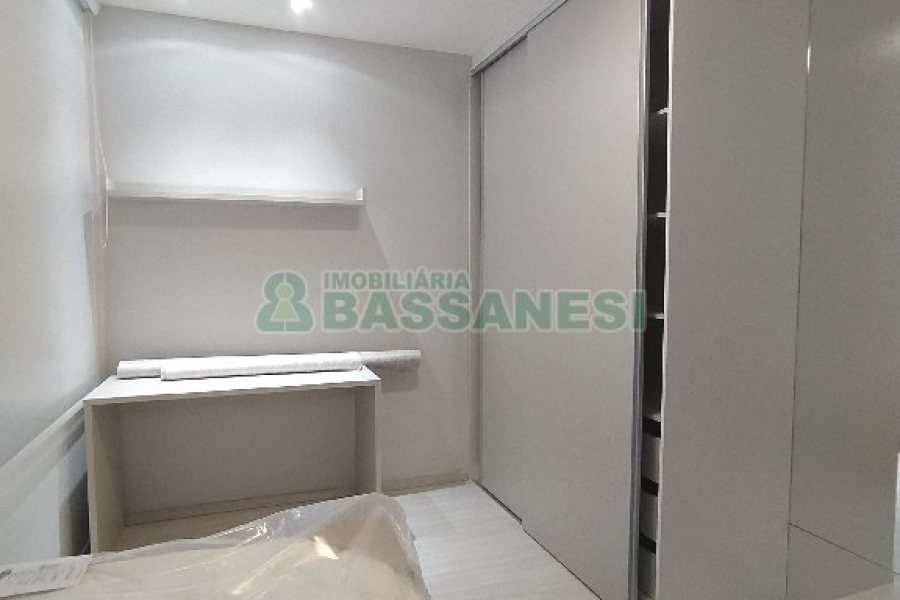 Apto Mobiliado com 71m², 2 dormitórios, 2 vagas, no bairro Rio Branco em Caxias do Sul para Comprar