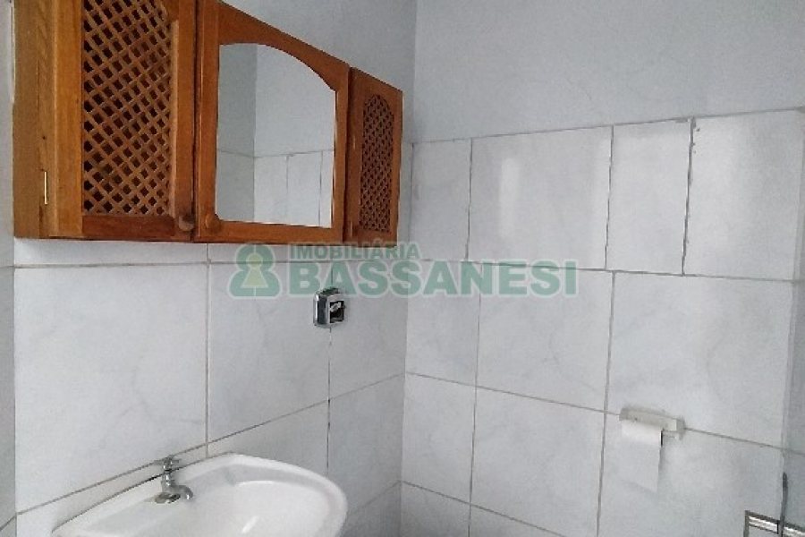 Loja com 85m², no bairro Universitário em Caxias do Sul para Alugar