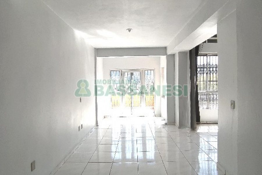 Loja com 85m², no bairro Universitário em Caxias do Sul para Alugar