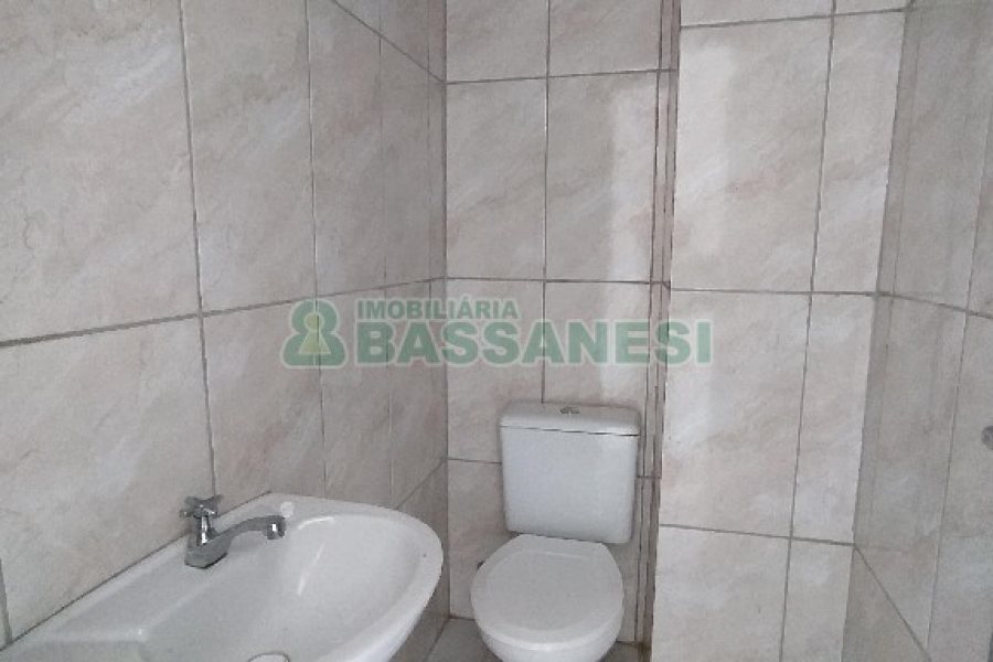 Loja com 85m², no bairro Universitário em Caxias do Sul para Alugar
