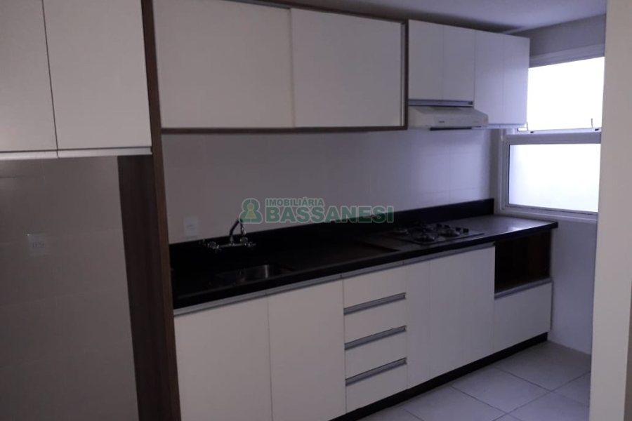 Apartamento com 58m², 2 dormitórios, 1 vaga, no bairro Treviso em Caxias do Sul para Comprar