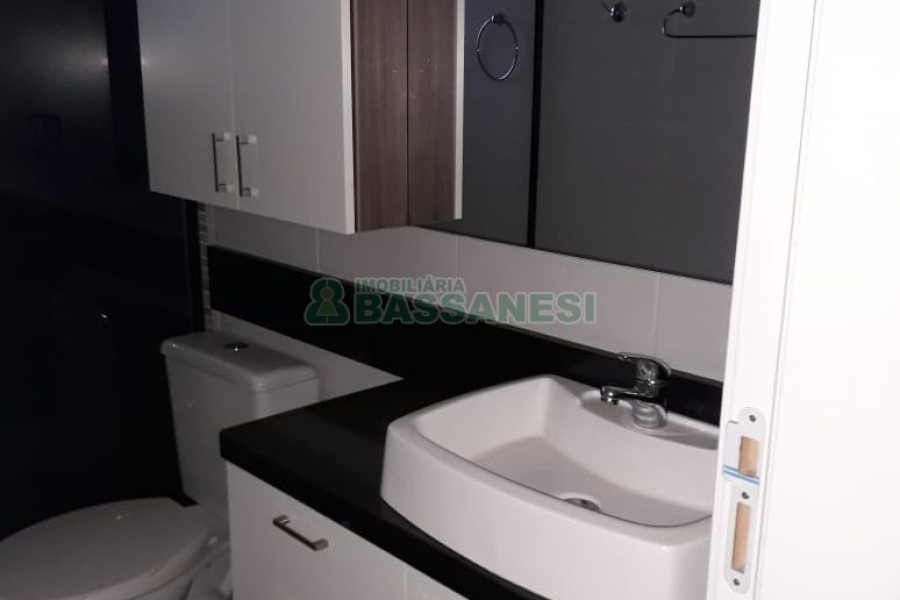 Apartamento com 58m², 2 dormitórios, 1 vaga, no bairro Treviso em Caxias do Sul para Comprar