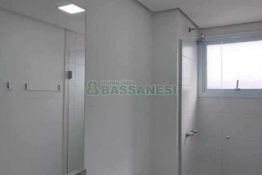 Apartamento com 35m², 1 dormitório, 1 vaga, no bairro Lourdes em Caxias do Sul para Alugar