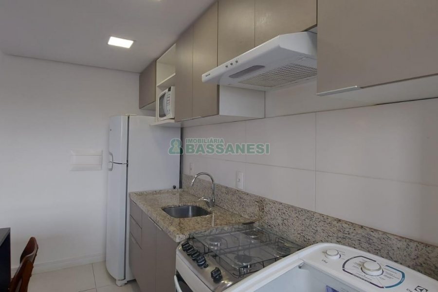 Apartamento com 35m², 1 dormitório, 1 vaga, no bairro Lourdes em Caxias do Sul para Alugar