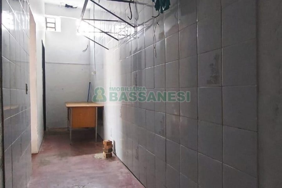 Loja com 180m², no bairro São Victor COHAB em Caxias do Sul para Alugar