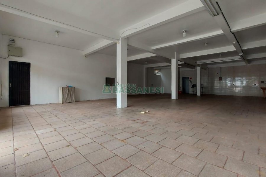 Loja com 180m², no bairro São Victor COHAB em Caxias do Sul para Alugar