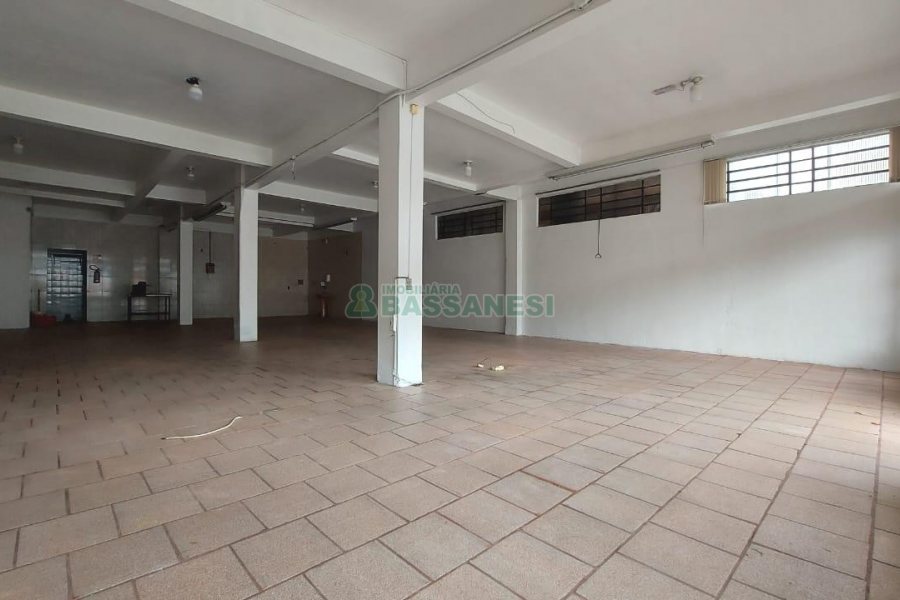 Loja com 180m², no bairro São Victor COHAB em Caxias do Sul para Alugar