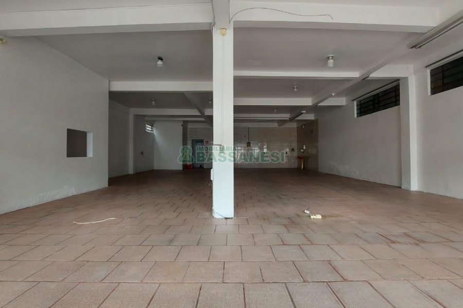 Loja com 180m², no bairro São Victor COHAB em Caxias do Sul para Alugar