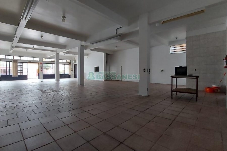 Loja com 180m², no bairro São Victor COHAB em Caxias do Sul para Alugar